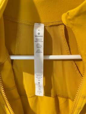 Lululemon Womens Jacket in Mustard Yellow (Size 4)